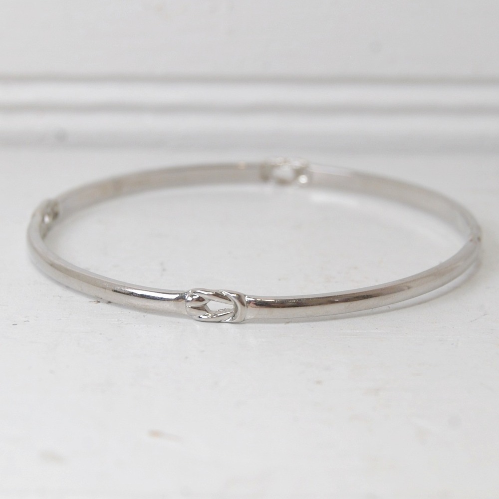 Vintage Monet Silver-tone Love Knot Bangle Bracelet Classic Minimalist‎ Dainty